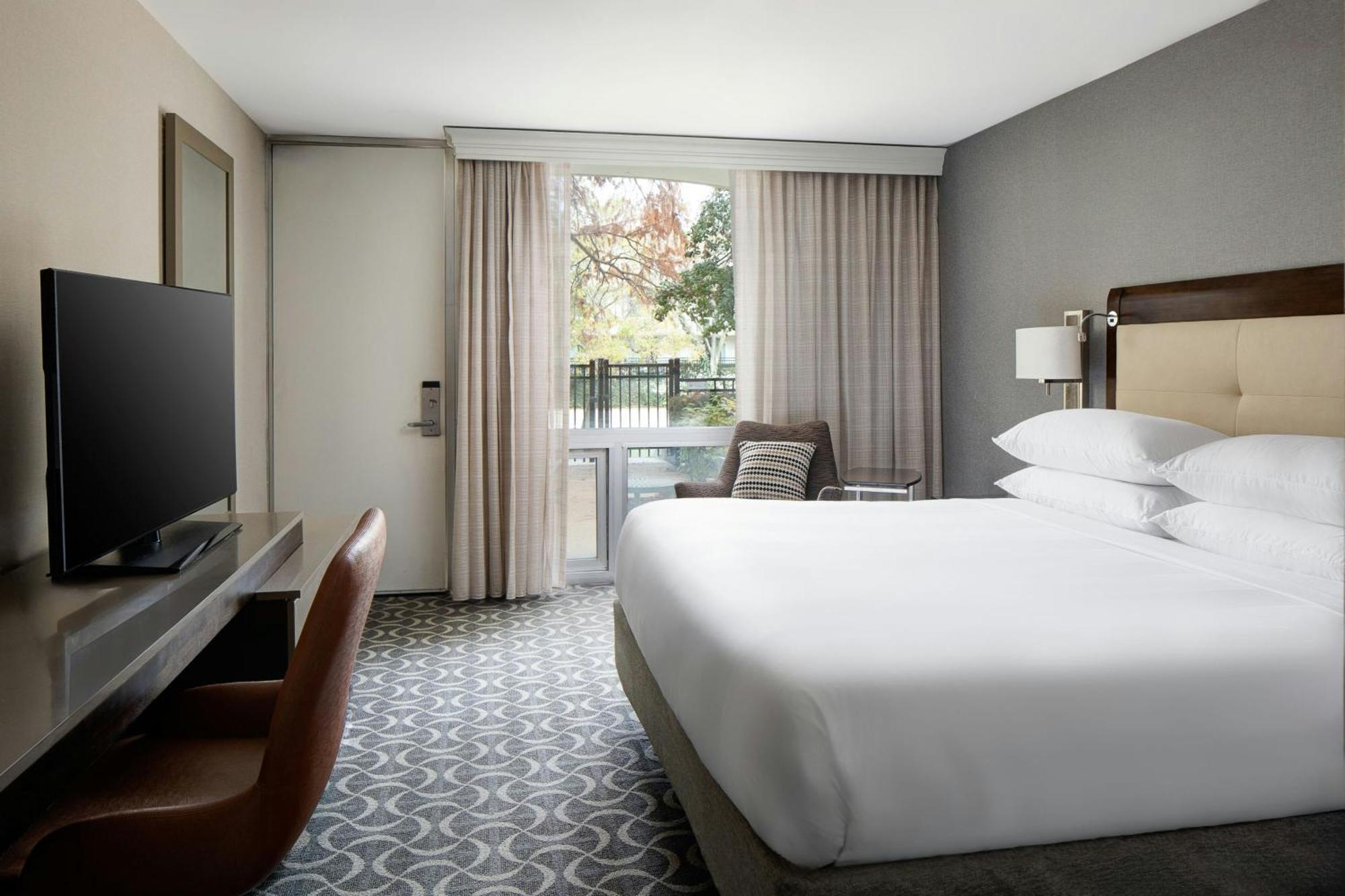 Marriott St. Louis Airport Hotel Edmundson Bagian luar foto