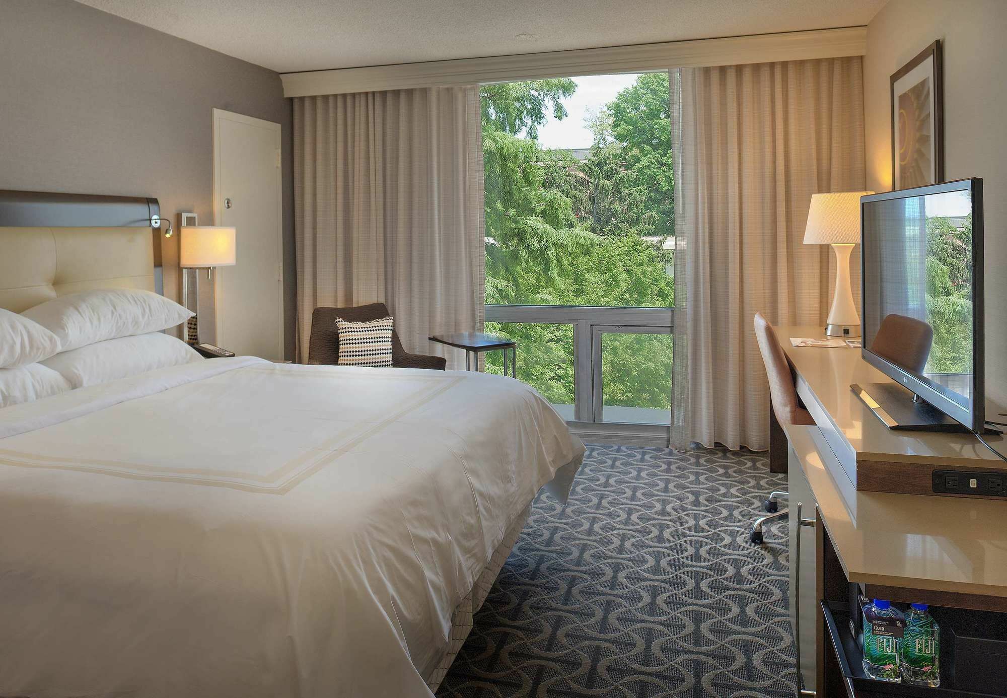 Marriott St. Louis Airport Hotel Edmundson Bagian luar foto